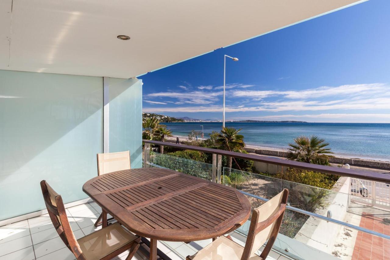 Bright Two Bedroomed Apartment On The Beach In Cannes With Huge Terrace With Fabulous Sea Views - 2001 Exterior foto